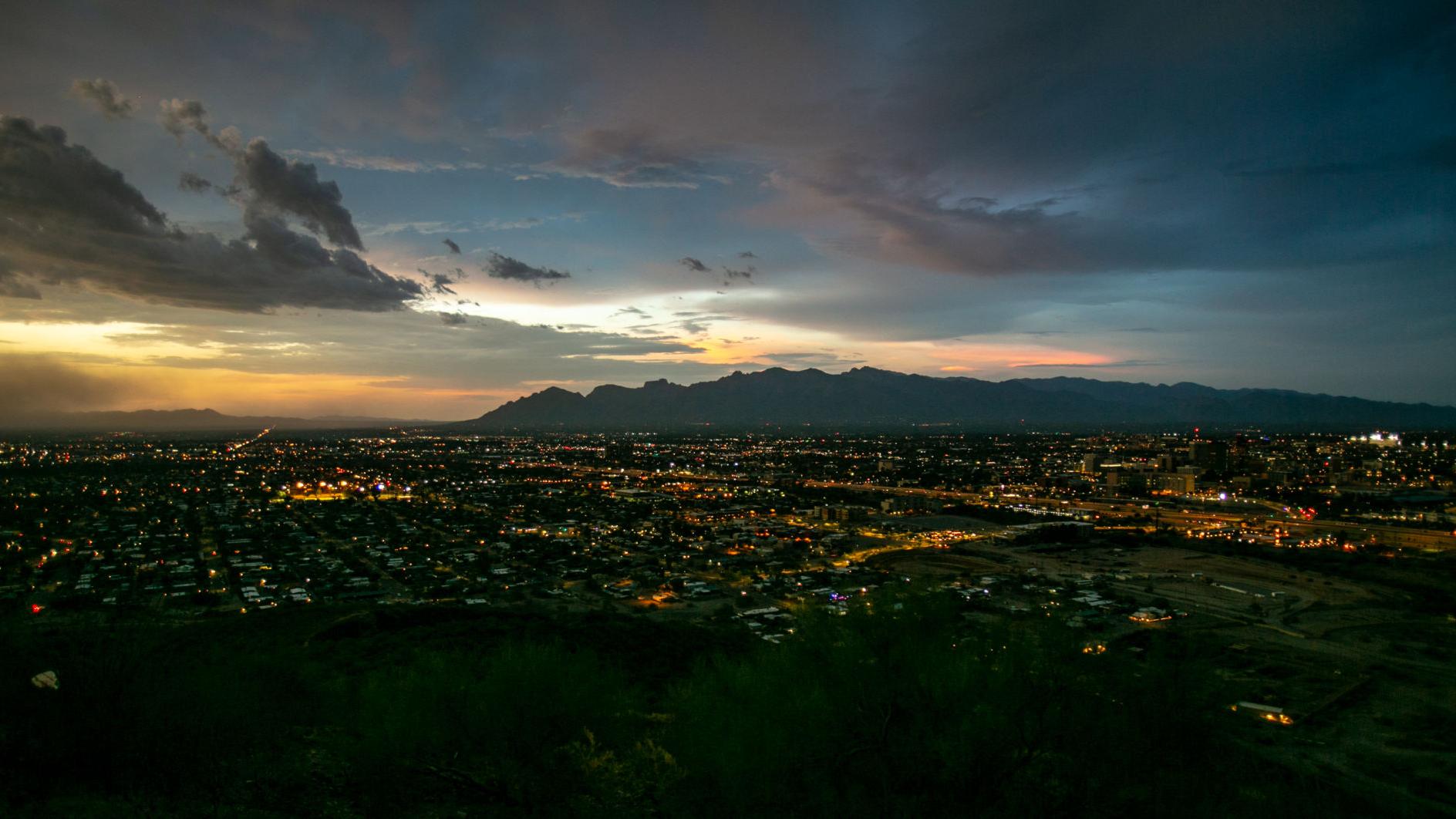Temperatures in the 100s, very slight chance of thunderstorms in Tucson today